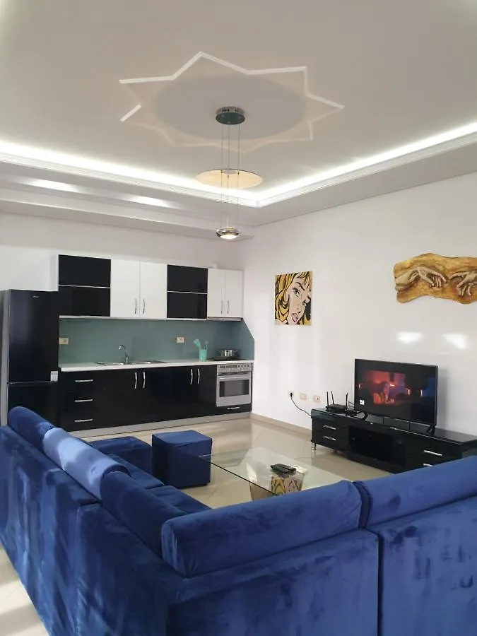Aura Apartments 티라나