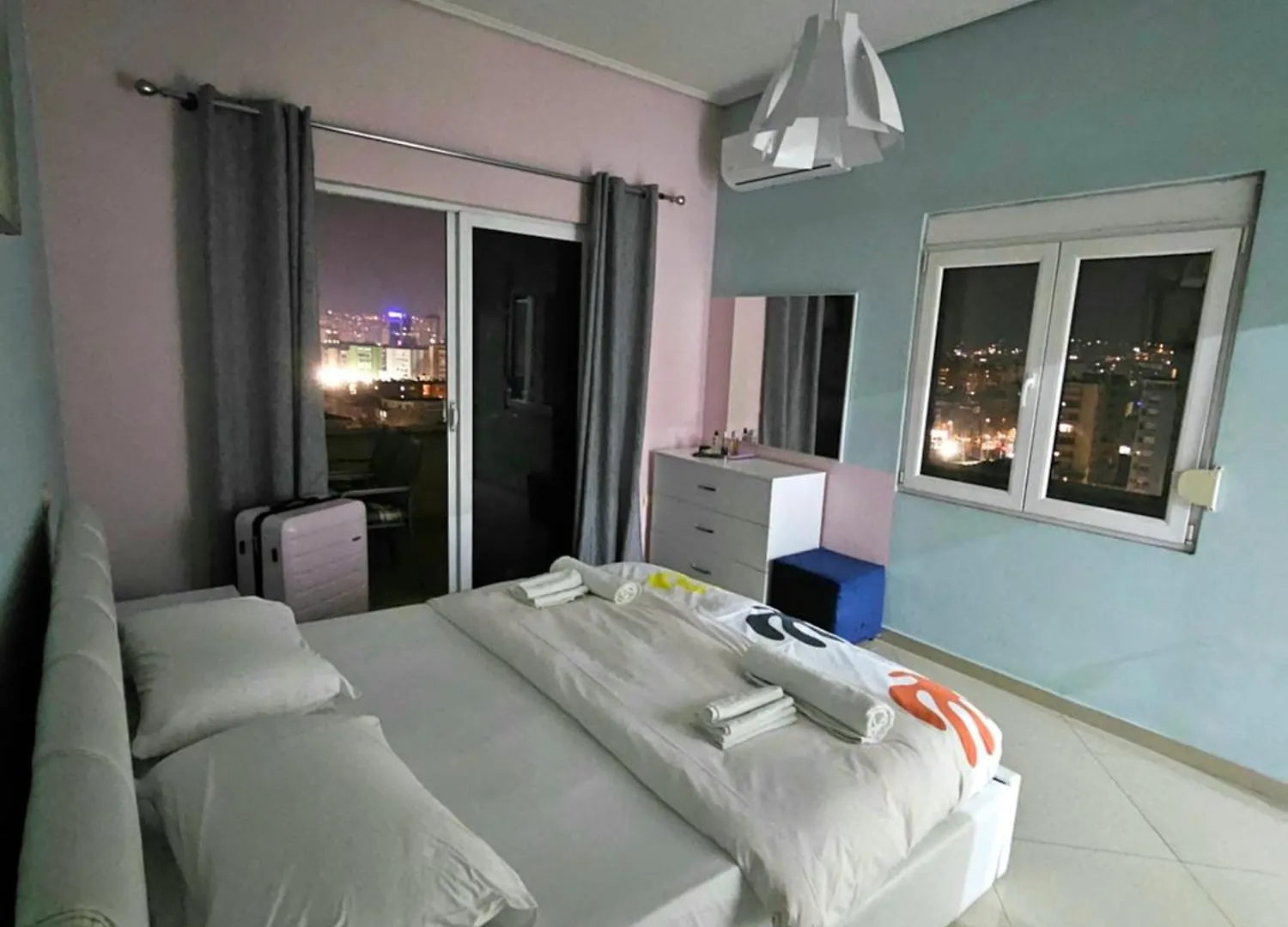Aura Apartments 티라나 알바니아